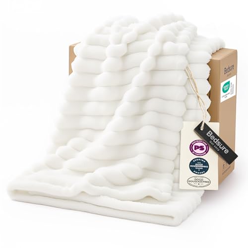 Save 25% on Bedsure GentleSoft Fleece Throw Blanket