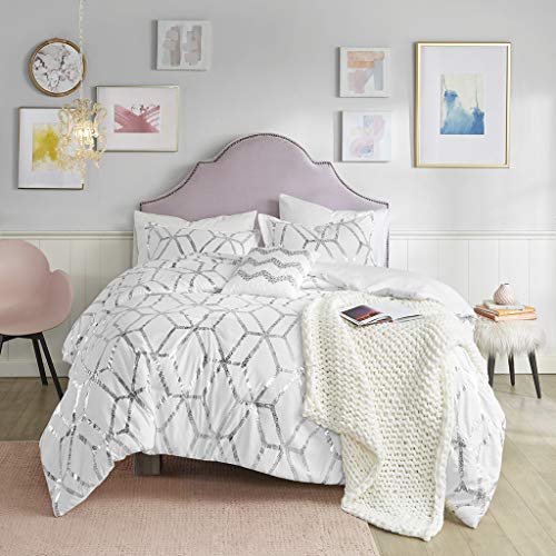 Save 72% on Comfort Spaces Vivian Comforter Set - Image 2