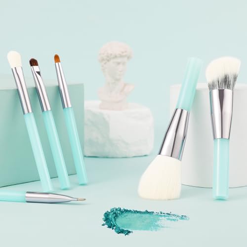 50% Off Docolor Travel Makeup Brush Set with Code - Image 6