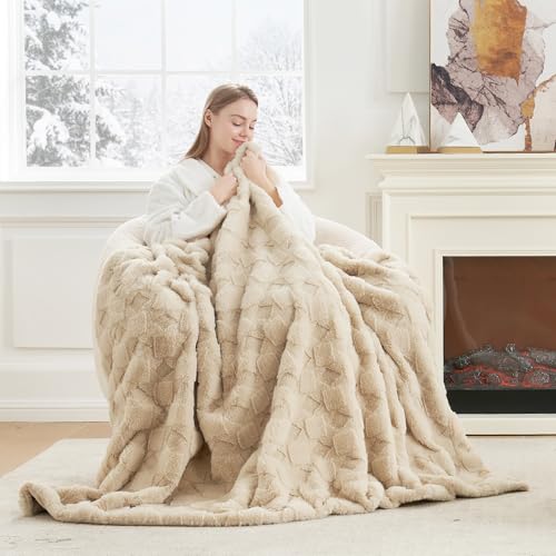 Cozy Bliss Faux Fur Throw Blanket - Ultra-Soft & Luxurious - Image 5