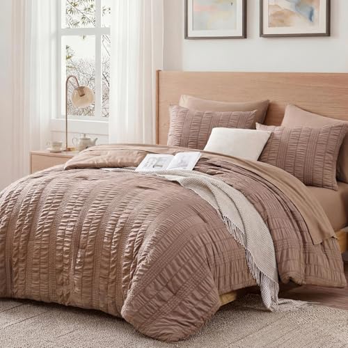 Save 35% on CASAAGUSTO 7-Piece Queen Comforter Set - Image 3