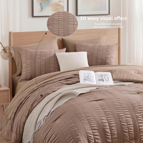 Save 35% on CASAAGUSTO 7-Piece Queen Comforter Set - Image 4